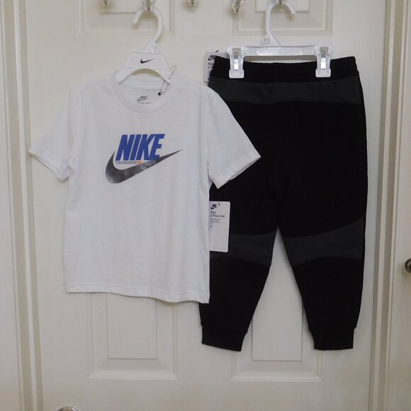 NWT 2pc Nike White Shirt & Two-Tone Joggers Set in a size 4t - Picture 2 of 2